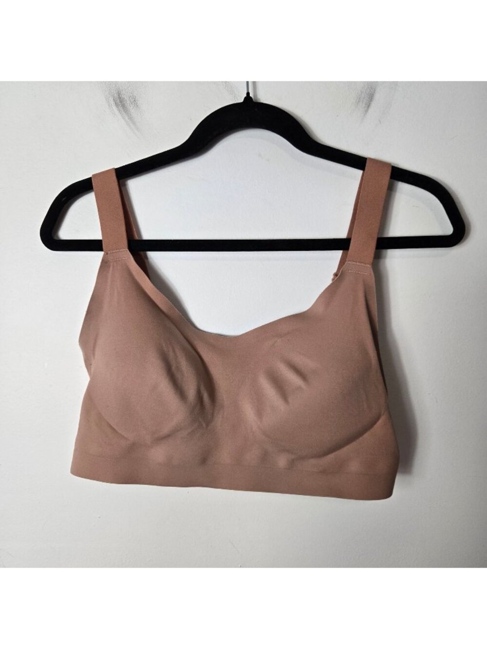 Duluth Trading Size M Line Tamer Bonded Adjustable Back Clasp Bra Tan Wireless